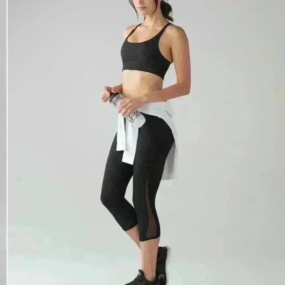 Lululemon Train Times Crop (17"), Black, Size 2 - Picture 1 of 10